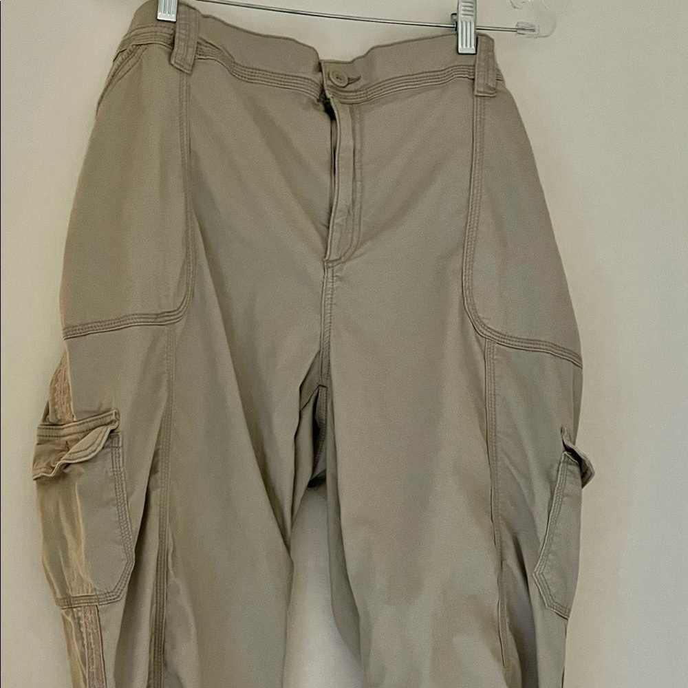 Style & Co Capri Cargo Pants - size 22W
